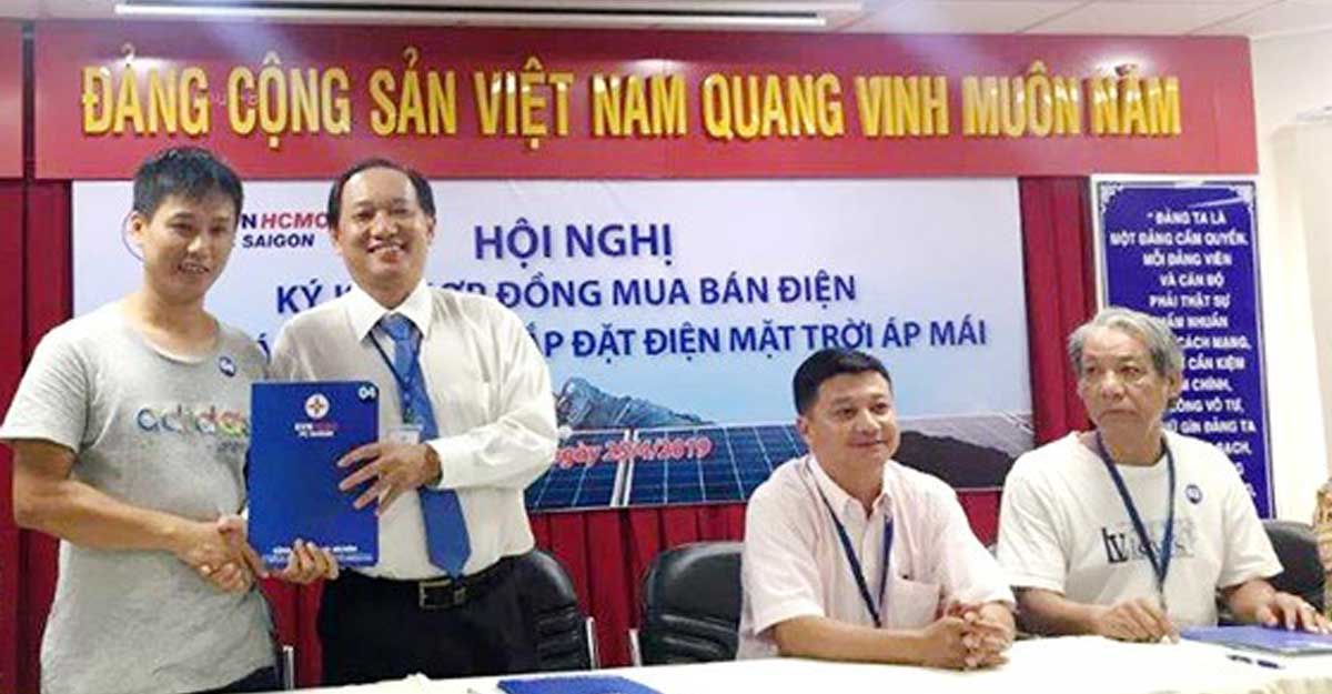 Công ty Điện lực Sài Gòn ký kết hợp đồng mua bán ĐMTMN với khách hàng