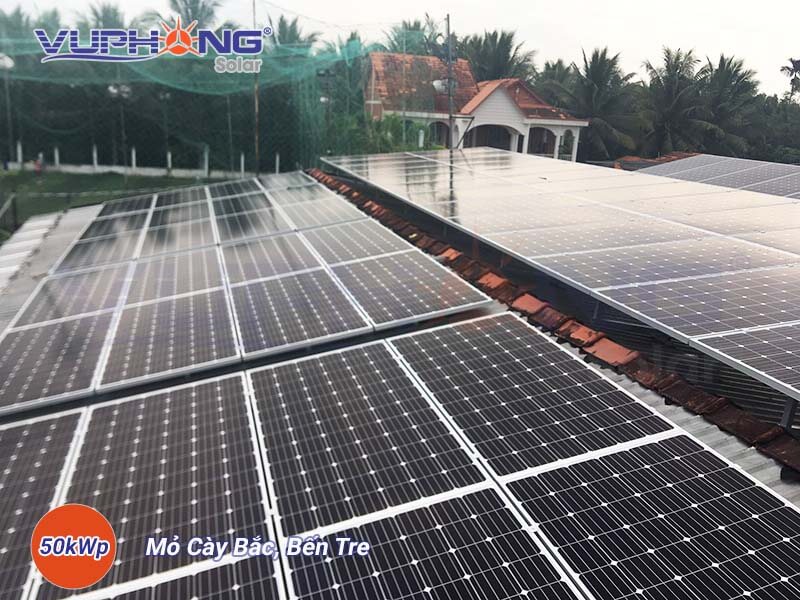 Một hệ thống điện mặt trời mái nhà sử dụng tấm pin LG Solar – thương hiệu pin mặt trời từ Hàn Quốc với chất lượng, uy tín hàng đầu thế giới